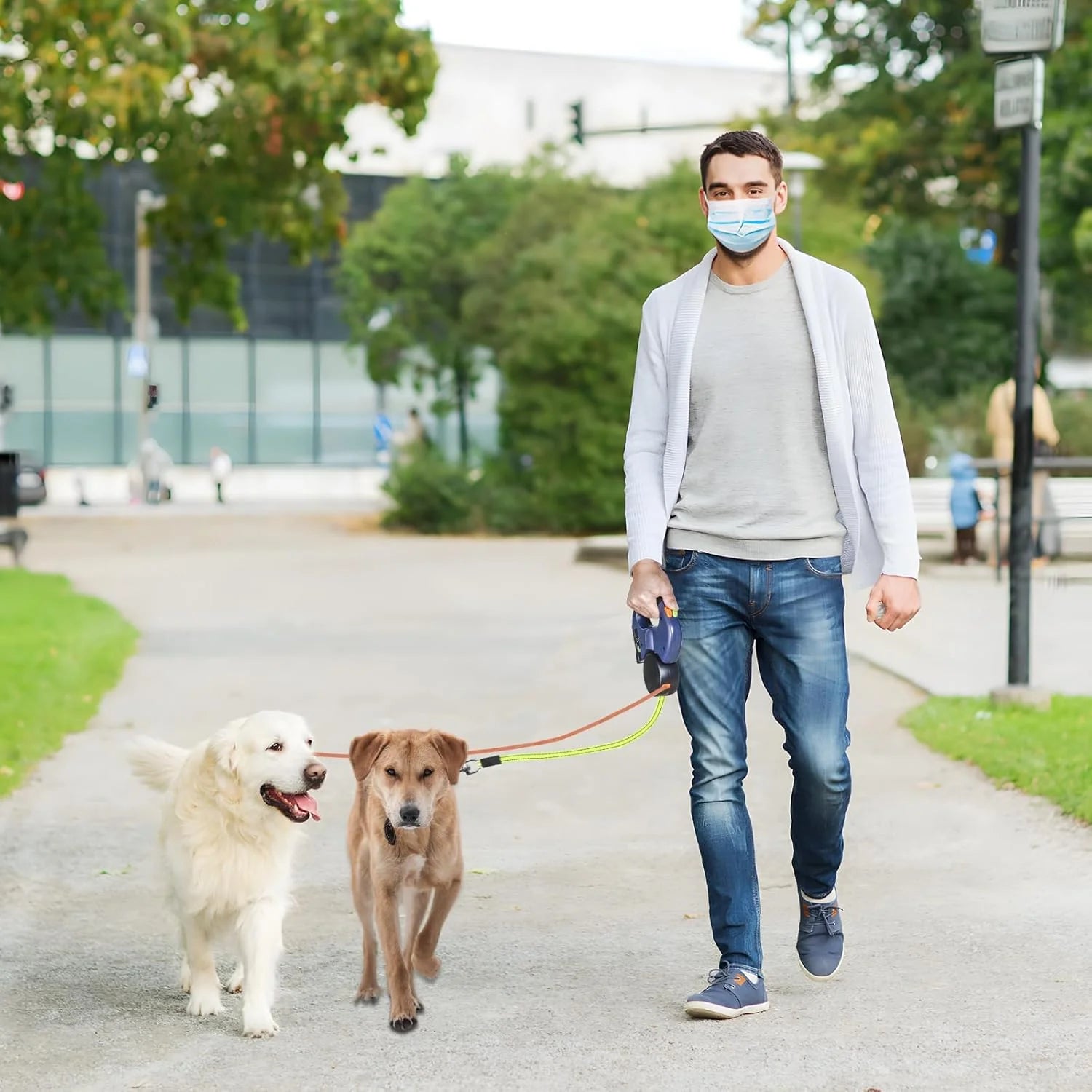 Dual Pet Retractable Leash with Reflective Features and 360° Swivel for Walking Two Dogs